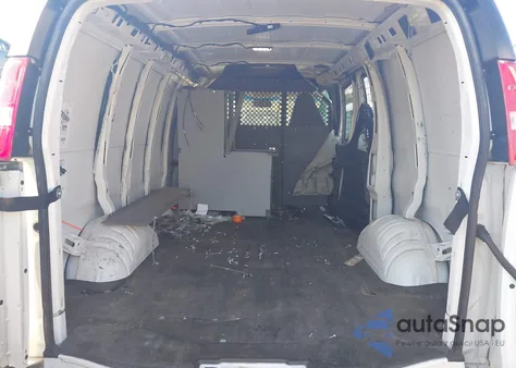 2020 Chevrolet Express G2500 from USA, damaged, VIN 1GCWGAFP7L1254738